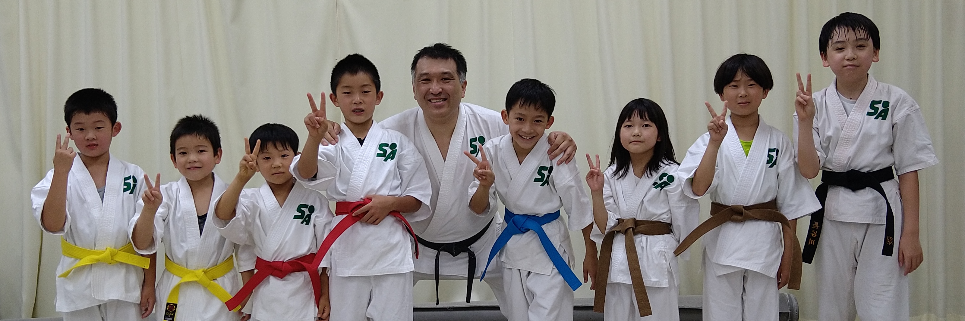 ����E�̌��E���w